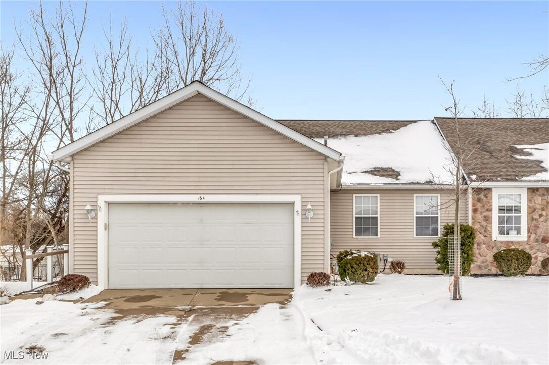 Property Photo:  1168 N Jefferson Street 16A  OH 44256 