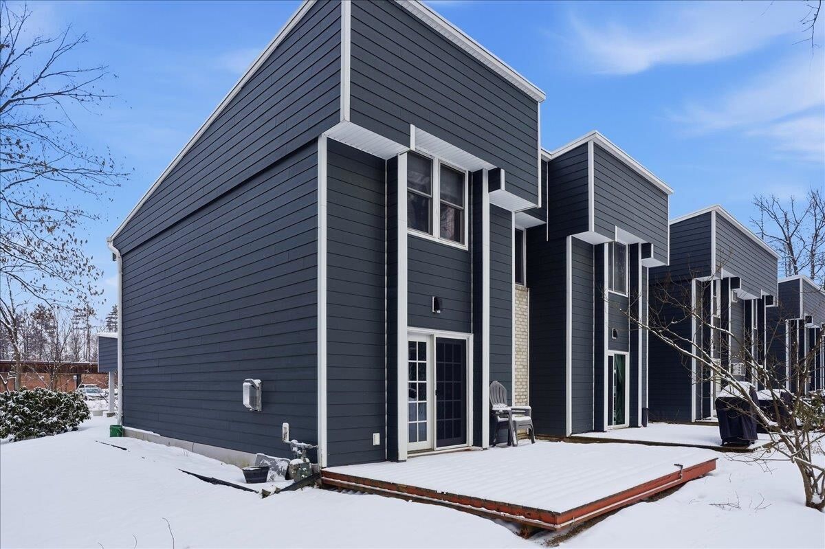 Property Photo:  8 Timber Lane  VT 05403 