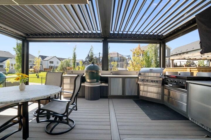 Property Photo:  127 Marina Landing SE  AB T3M 3J5 