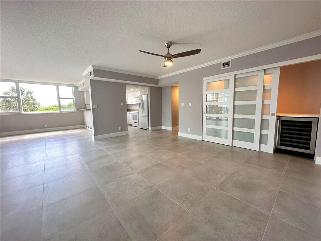 Property Photo:  112 N Birch Road 403  FL 33304 