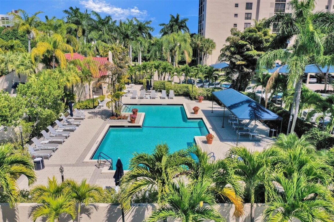 Property Photo: 7568 Regency Lake Drive 701 FL 33433