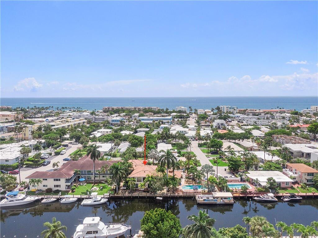 Property Photo:  231 Lake Court Studio  FL 33308 