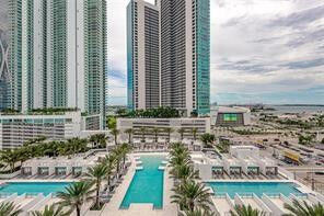 Property Photo:  851 NE 1st Avenue 3607  FL 33132 