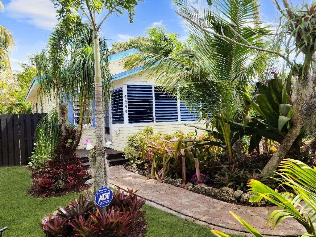 Property Photo:  1214 NE 2nd Avenue  FL 33304 