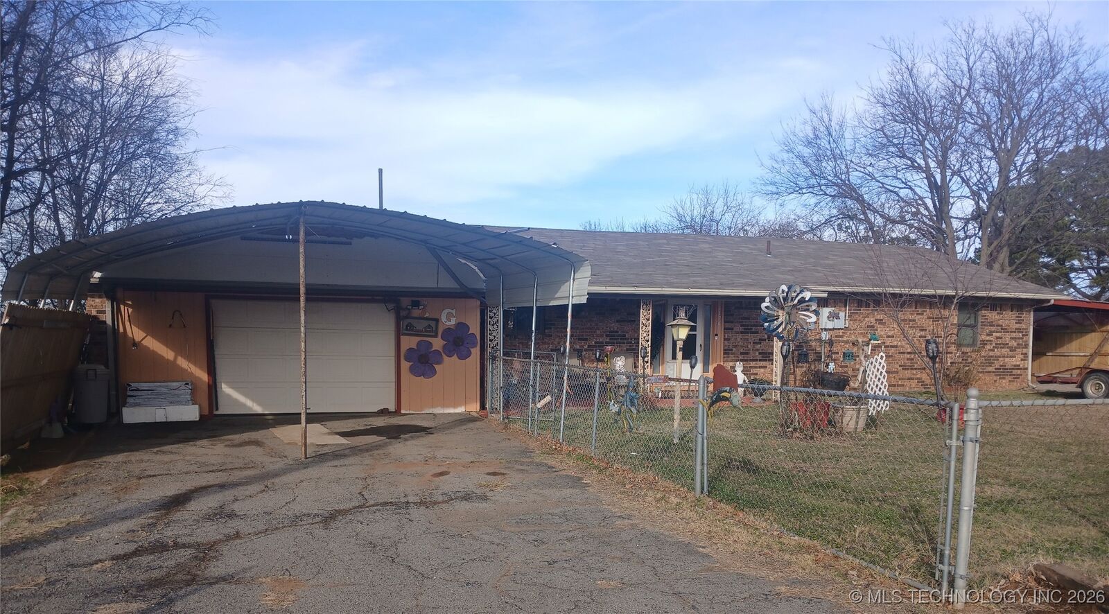 Property Photo: 1176 W Albert Road OK 74501