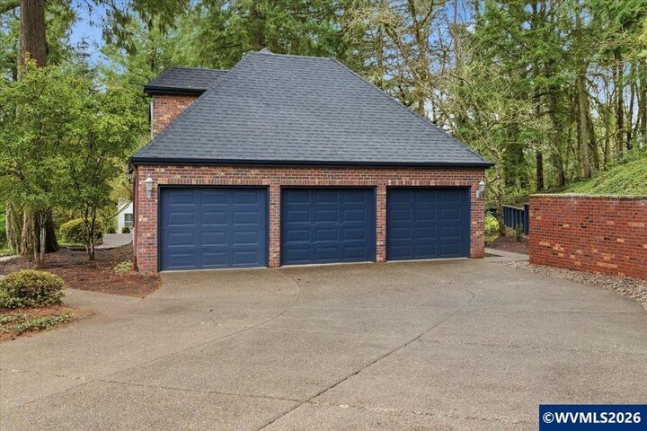 Property Photo: 2380 Heath St S OR 97302