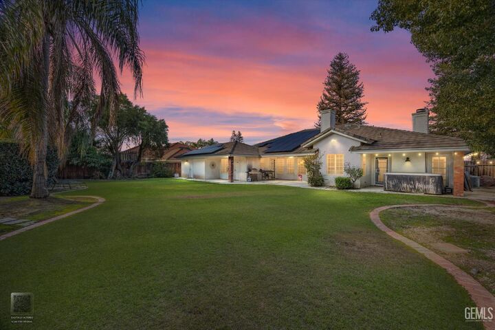 Property Photo: 13001 Monarch Palm Avenue CA 93314