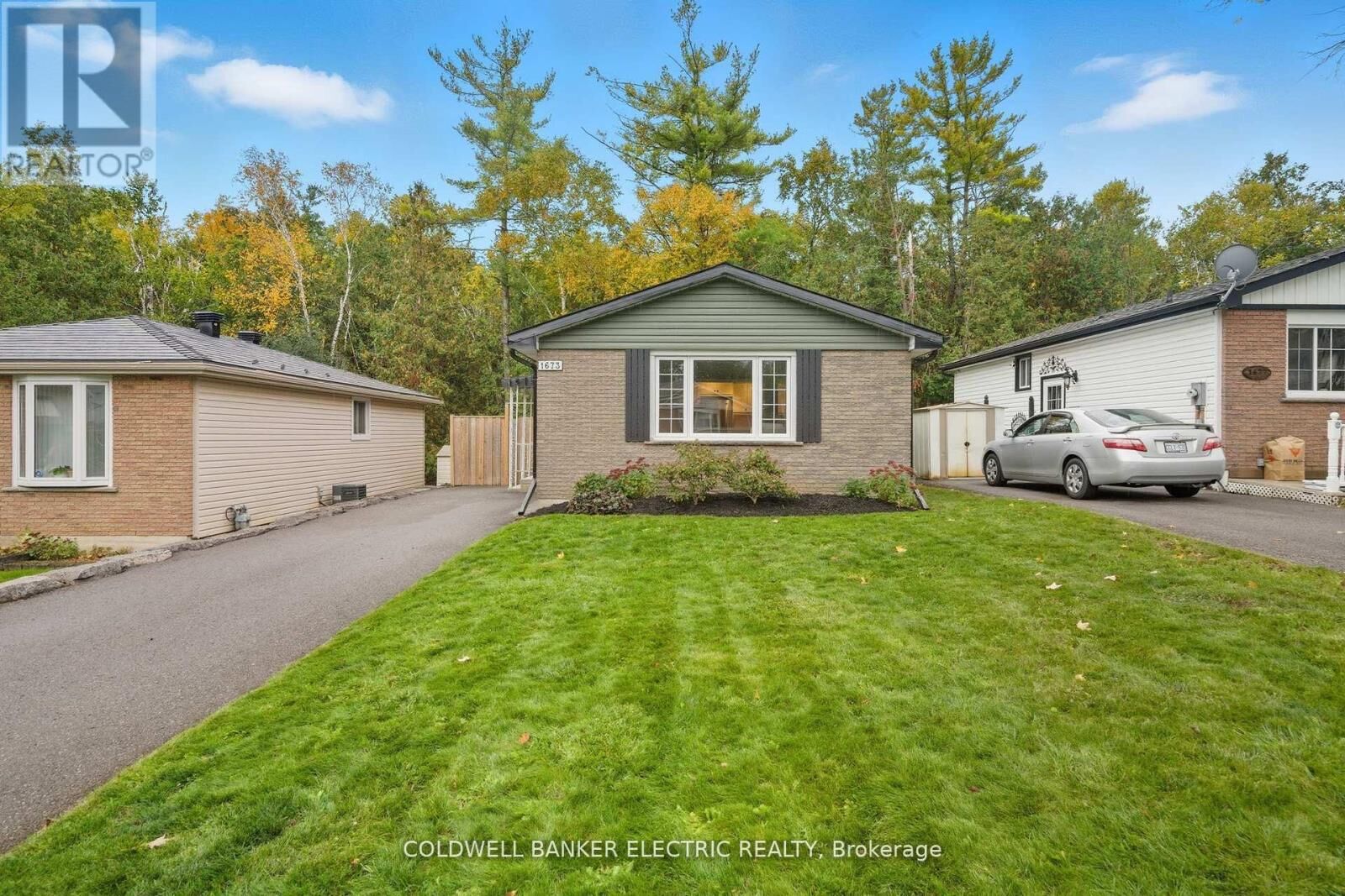 Photo de la propriété:  1673 Redwood Drive  ON K9K 1M2 