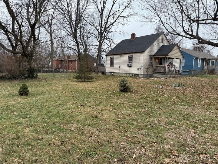 Property Photo:  1808 Fernwood Street  OH 45044 