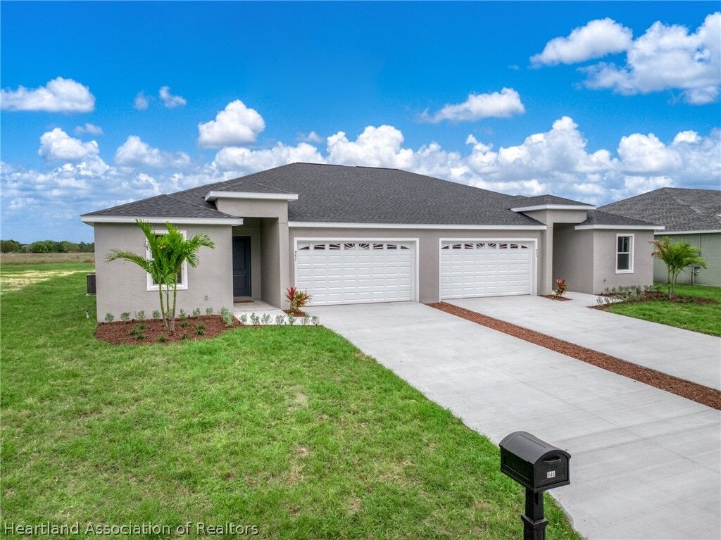 Property Photo: 847 Peachtree Drive FL 33852