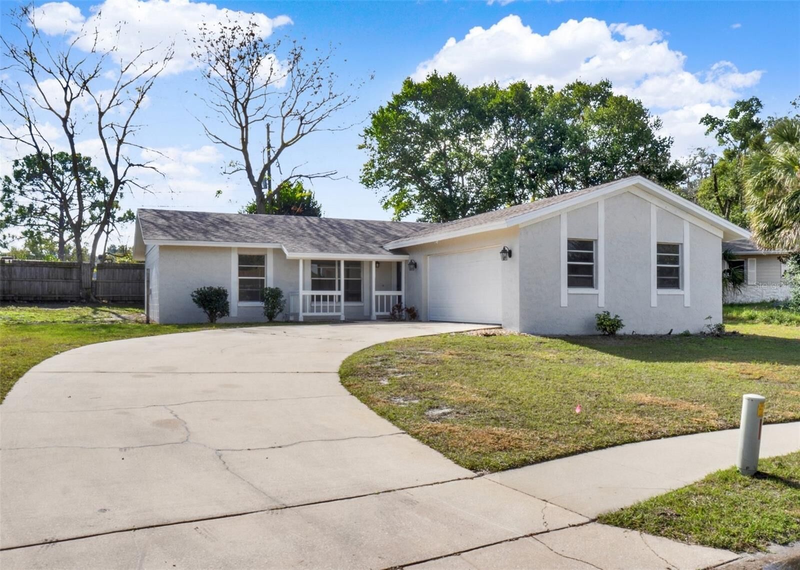 Property Photo: 1401 Sparrow Street FL 32750
