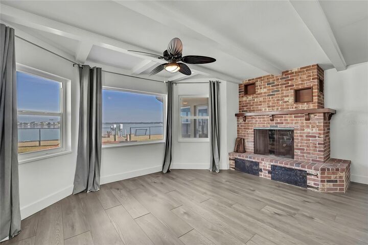 Property Photo:  21 Paradise Lane  FL 33706 