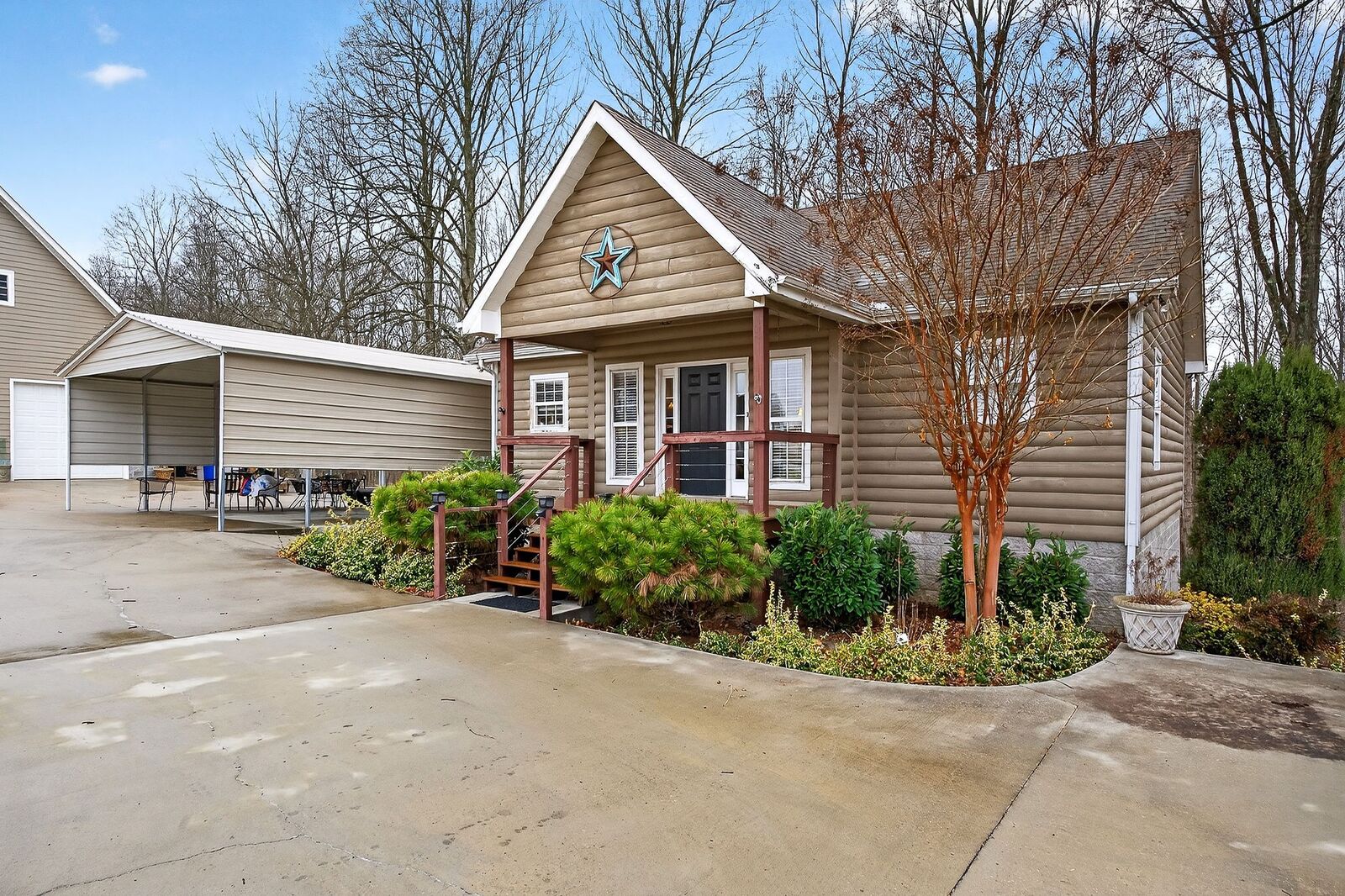 Property Photo:  125 Shiloh Ln  TN 37166 