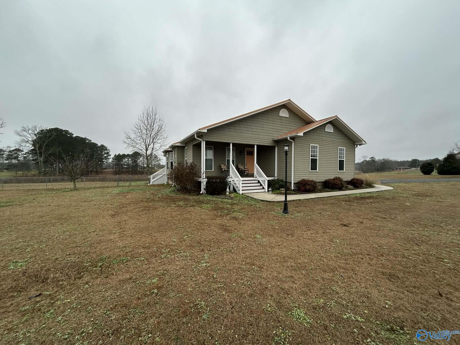 Property Photo:  1180 County Road 617  AL 35077 