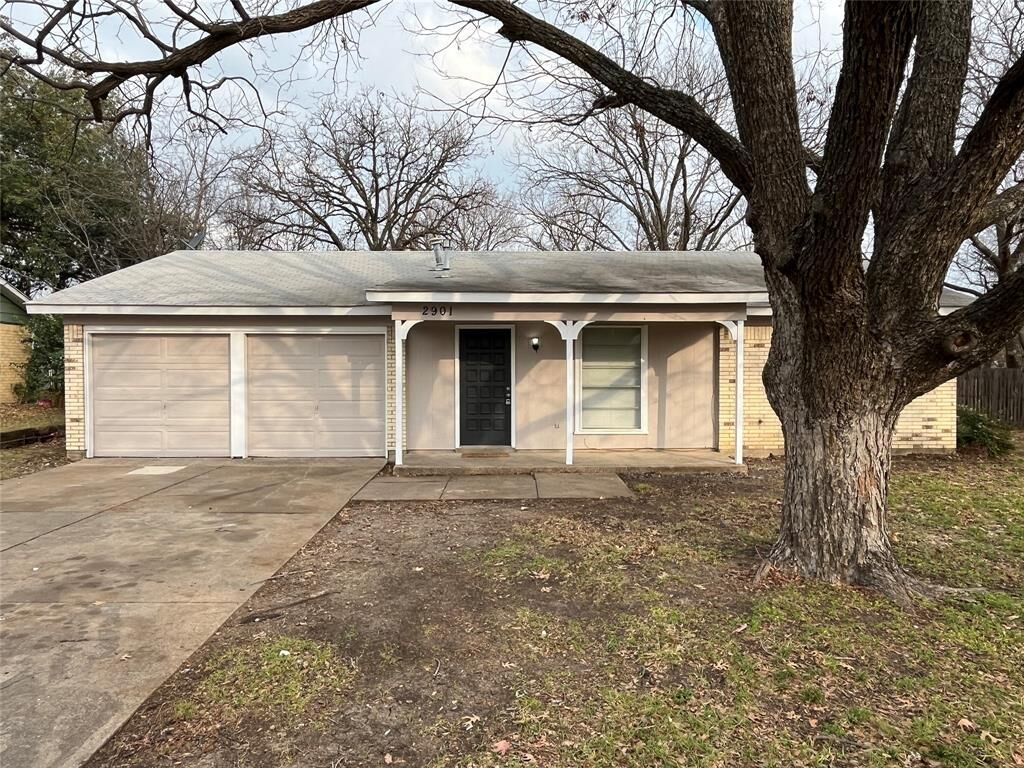 Property Photo:  2901 Lanette Lane  TX 76010 