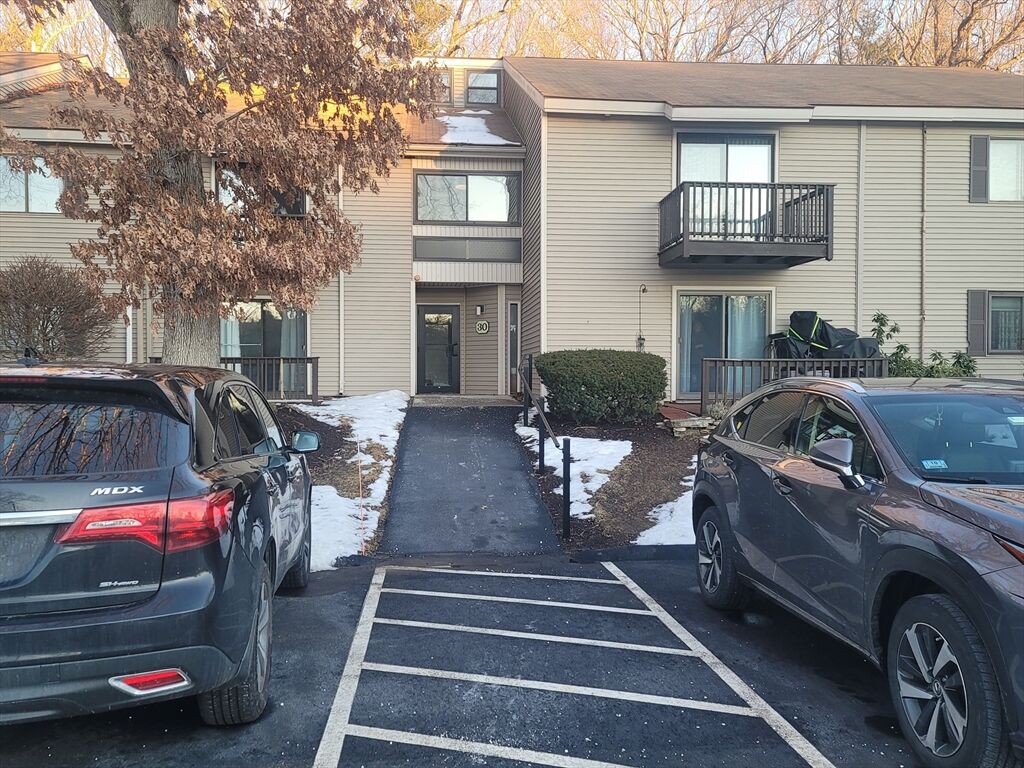 Property Photo:  30 Thayer Pond Drive 6  MA 01537 