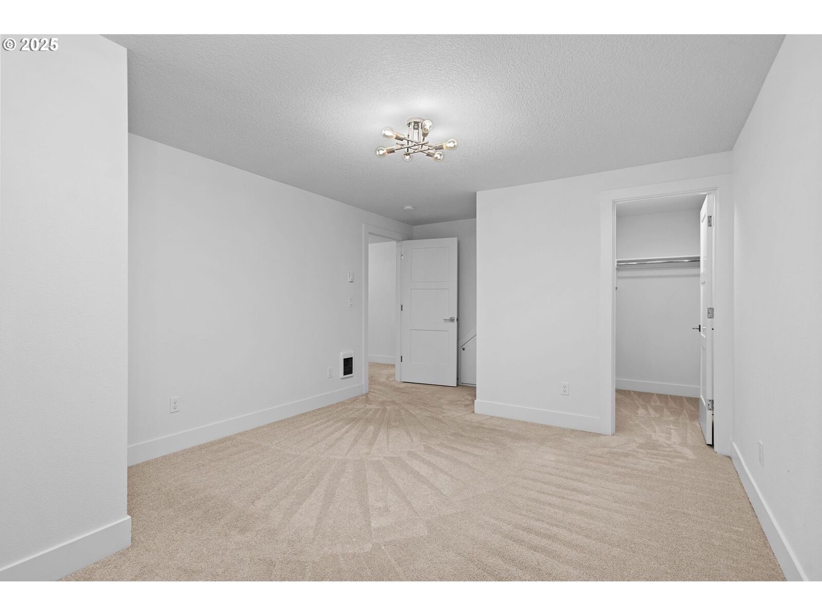 Property Photo:  207 Phoenix Way  WA 98661 