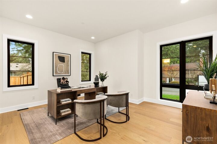 Property Photo:  836  130th Avenue NE  WA 98005 