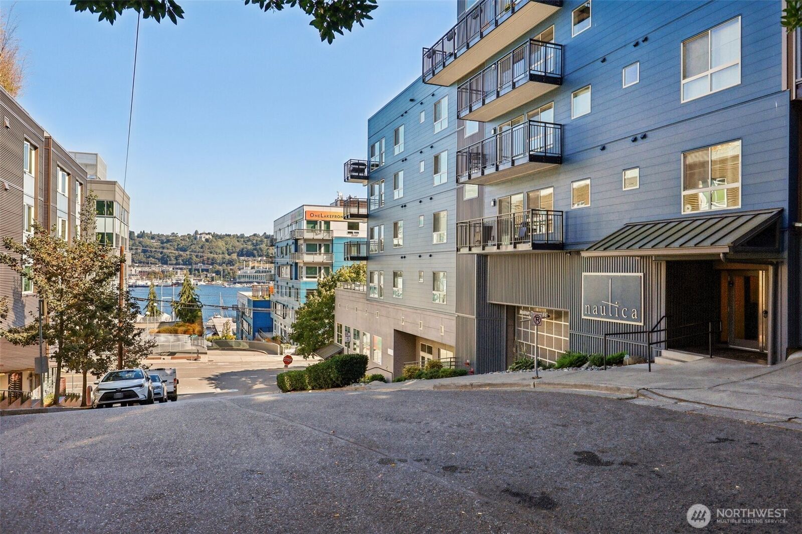 Property Photo:  1425  Dexter Avenue N 611  WA 98109 