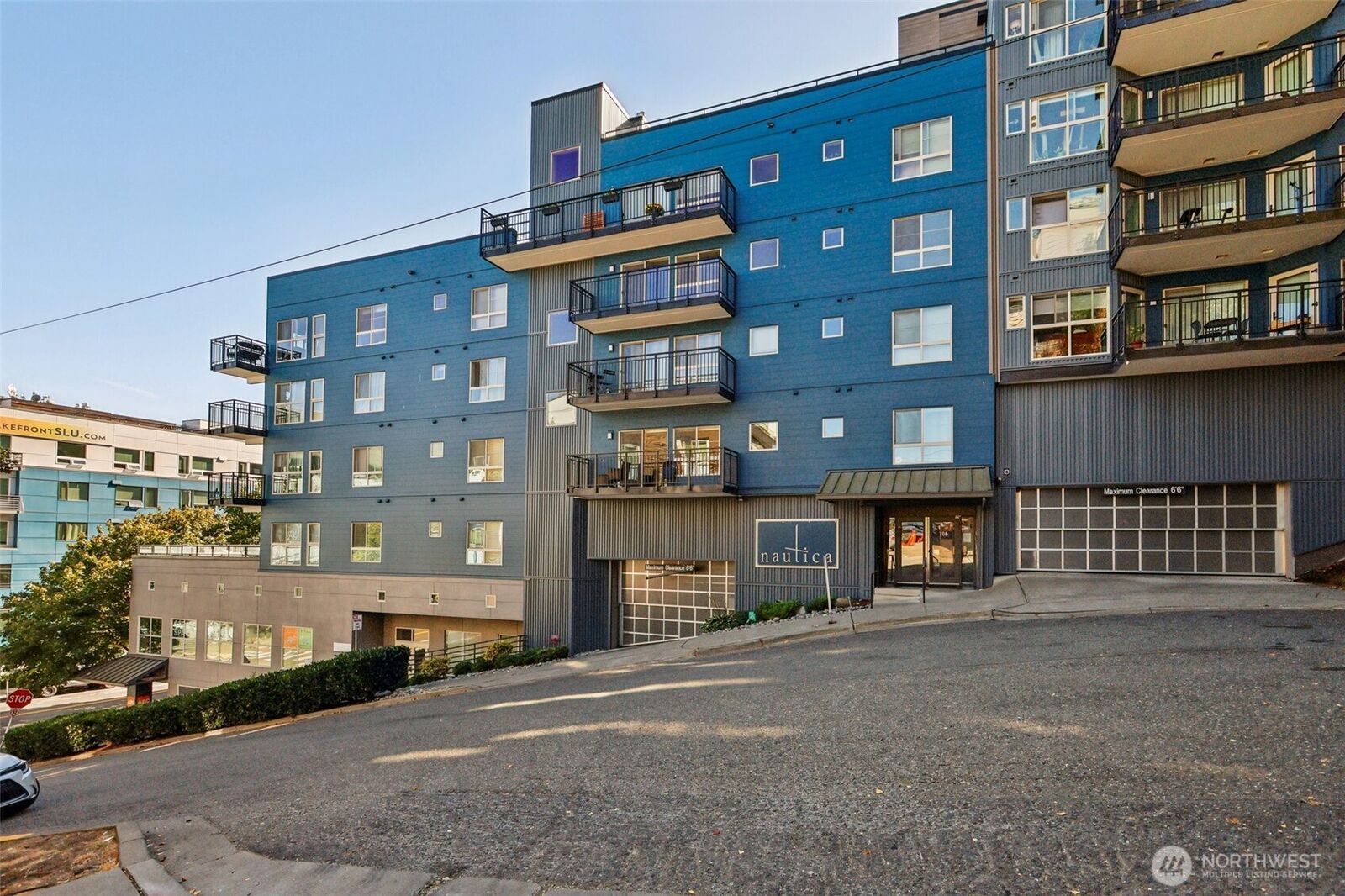 Property Photo: 1425 Dexter Avenue N 611 WA 98109