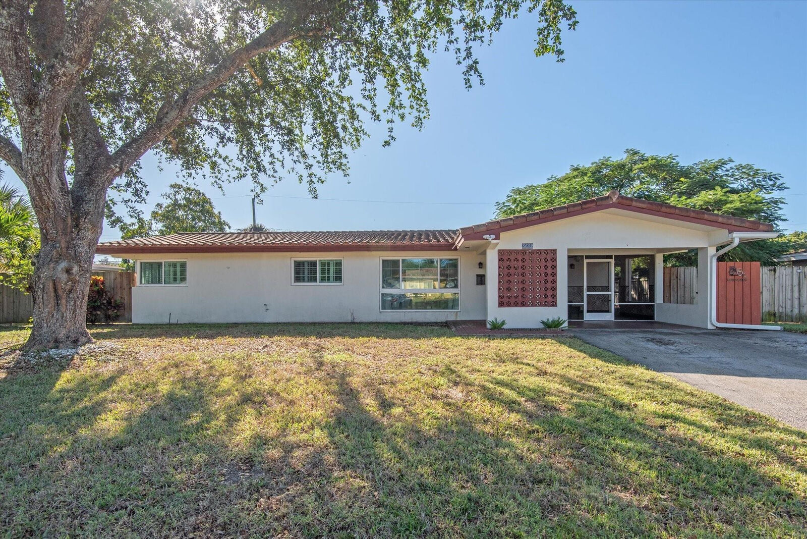 Property Photo: 5692 SW 1st Street FL 33317