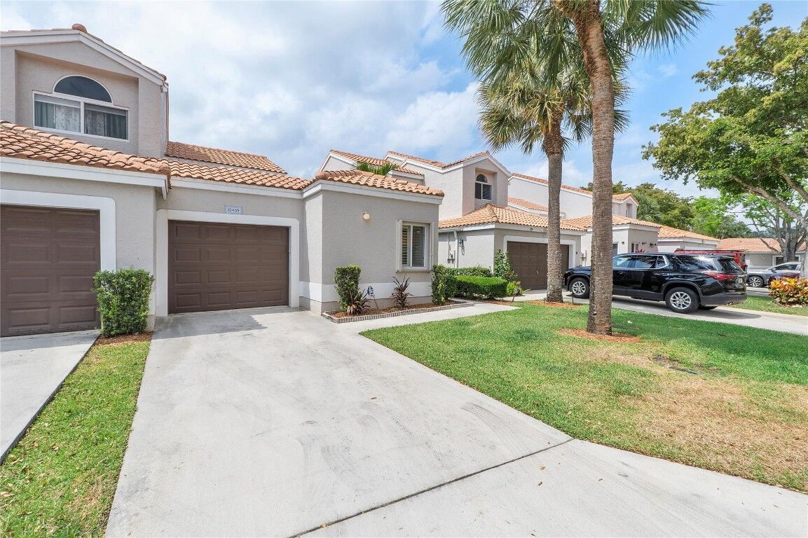 Property Photo:  10459 Lake Vista Circle 10459  FL 33498 