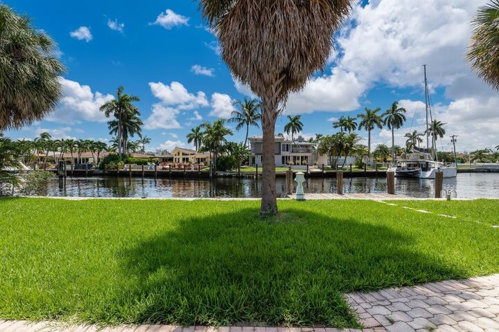 Property Photo:  2200 SE 8th Street  FL 33062 