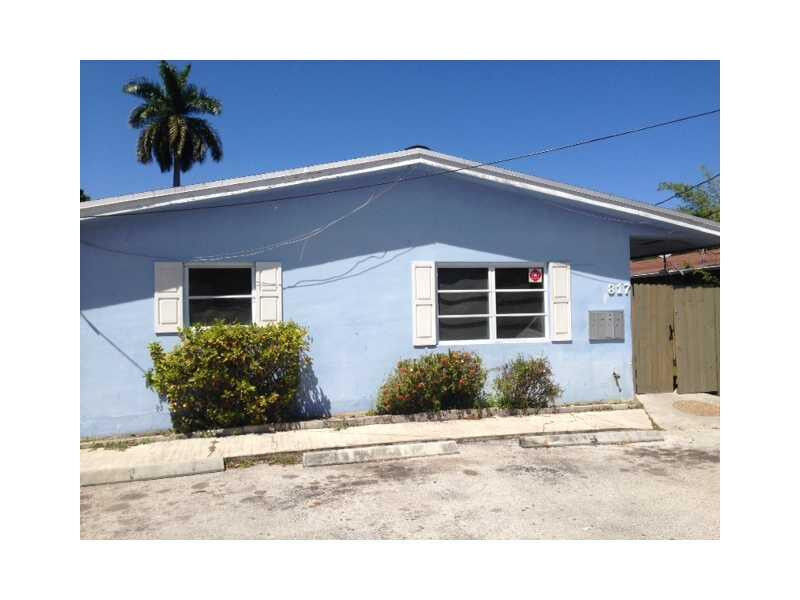 Property Photo:  817 Tequesta Street  FL 33312 