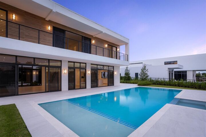 Property Photo:  16722 S Botaniko Drive  FL 33326 