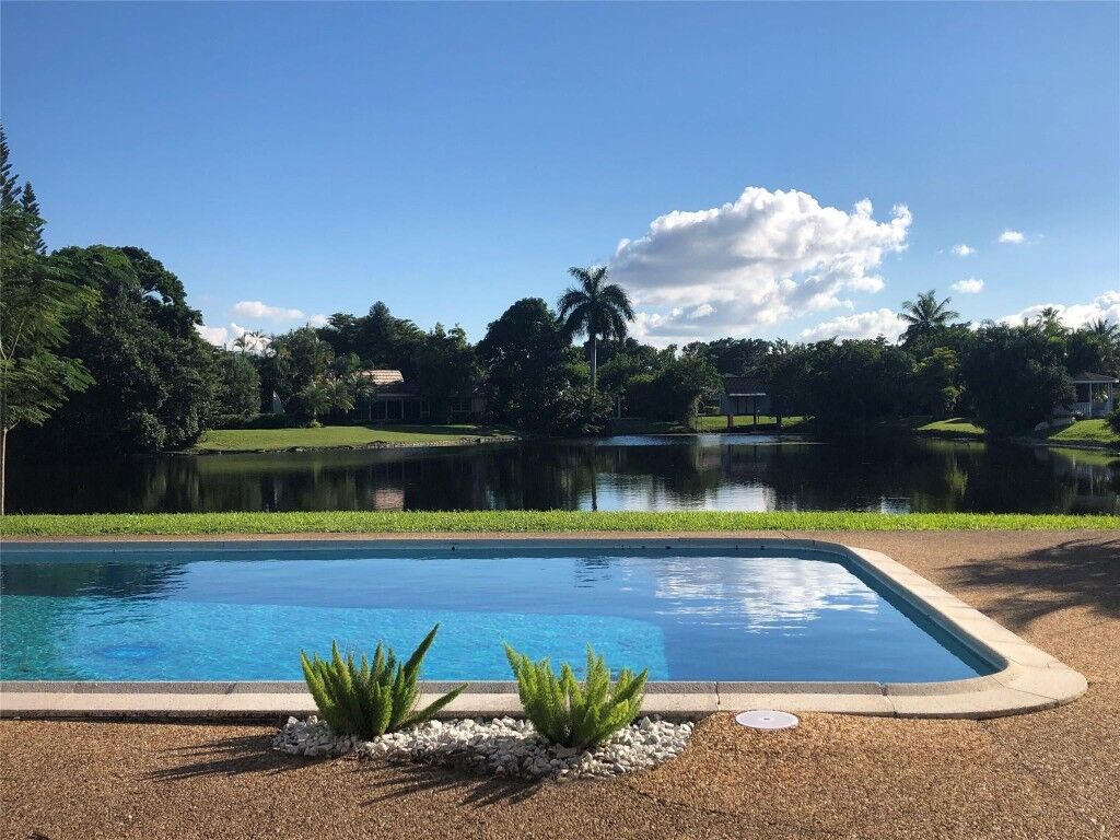 Property Photo:  8560 N Lake Dasha Drive  FL 33324 