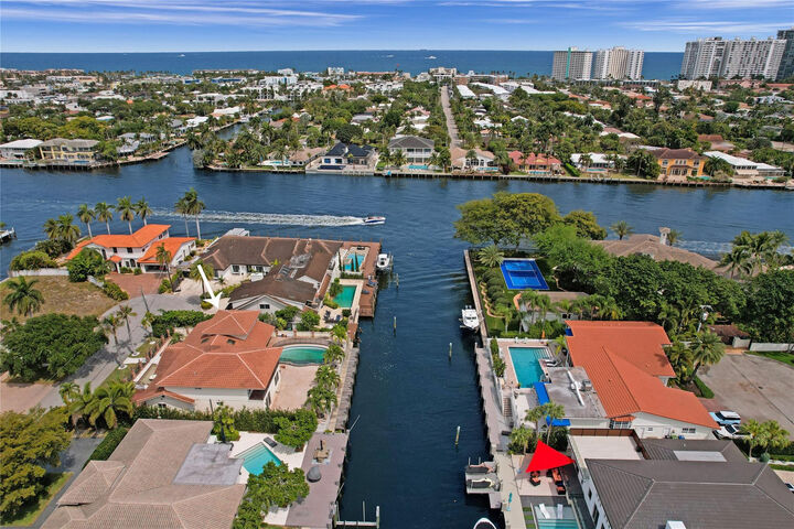 Property Photo:  3100 NE 47th Street  FL 33308 