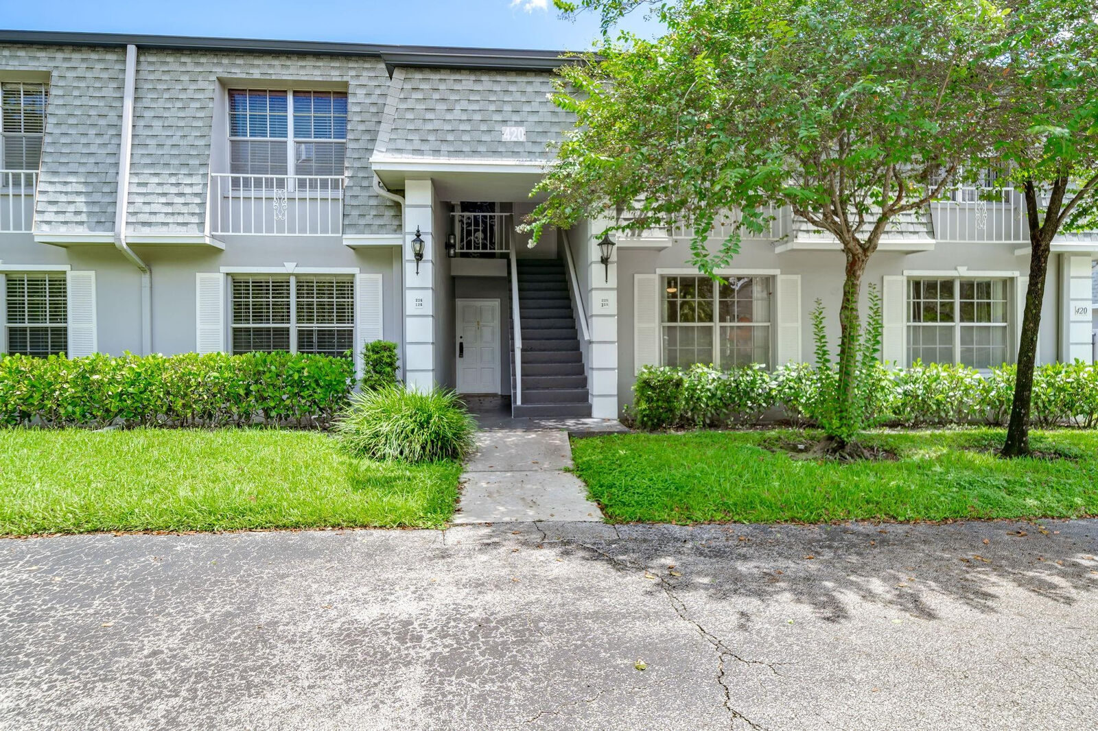 Property Photo:  420 NW 70th Avenue 125  FL 33317 