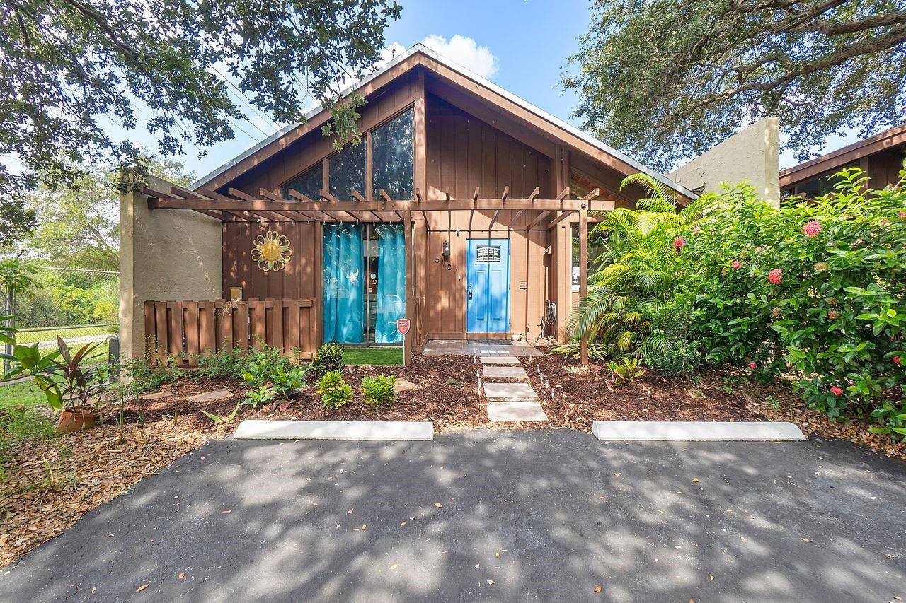 Property Photo:  6101 NW 34th Terrace 6101  FL 33309 