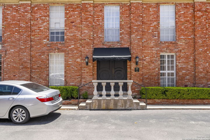 Property Photo:  8033 N New Braunfels Avenue 400 D  TX 78209 