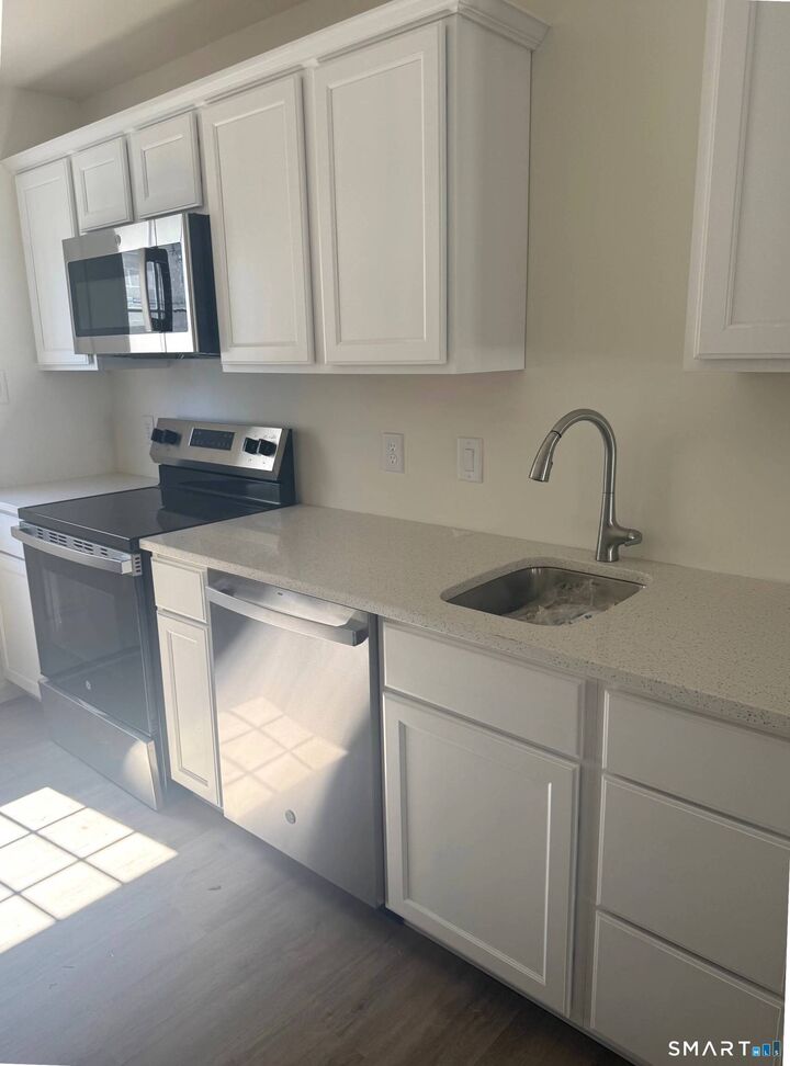 Property Photo:  281 Greenwich Avenue  CT 06902 