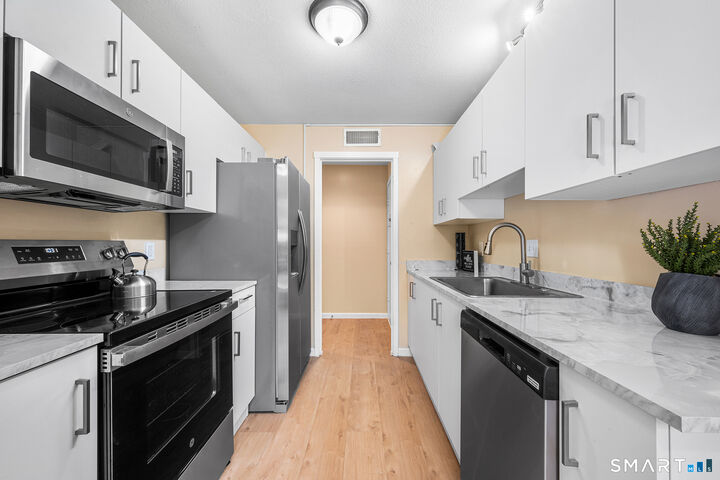 Property Photo:  94 Mallard Drive 94  CT 06032 