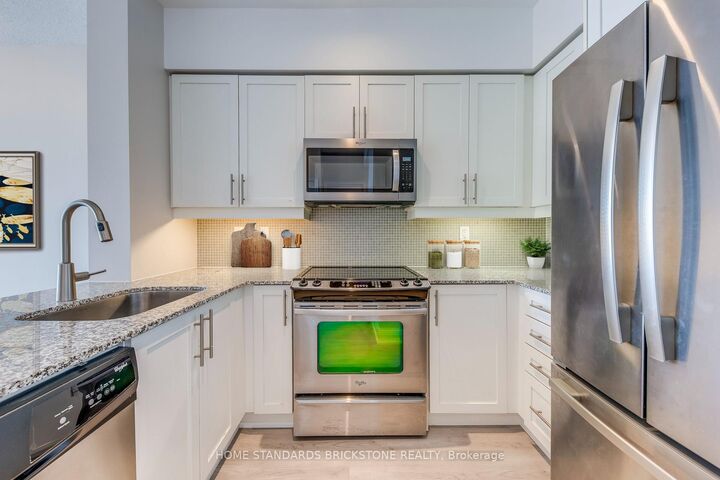 Property Photo:  125 Western Battery Road 2508  ON M6K 3R8 