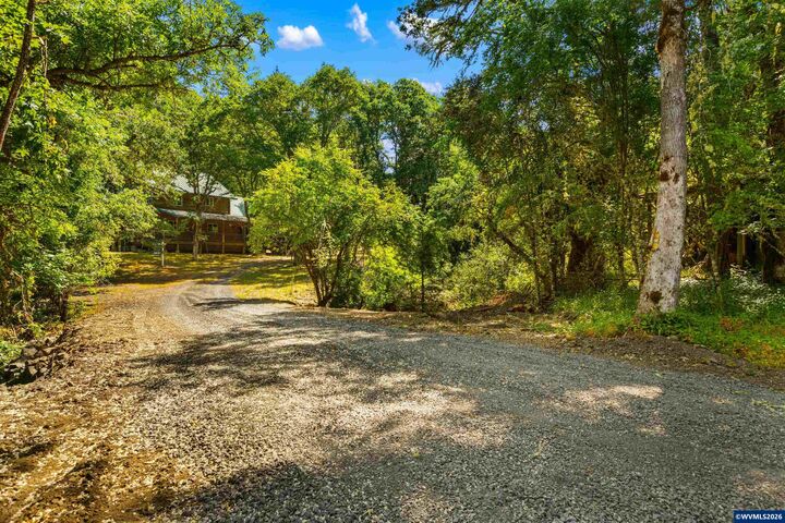 Property Photo:  1470 East Willis Creek Rd  OR 97496 