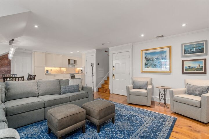 Property Photo:  40-42 Mount Vernon St 5A  MA 02108 