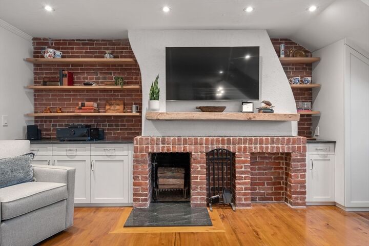 Property Photo:  40-42 Mount Vernon St 5A  MA 02108 