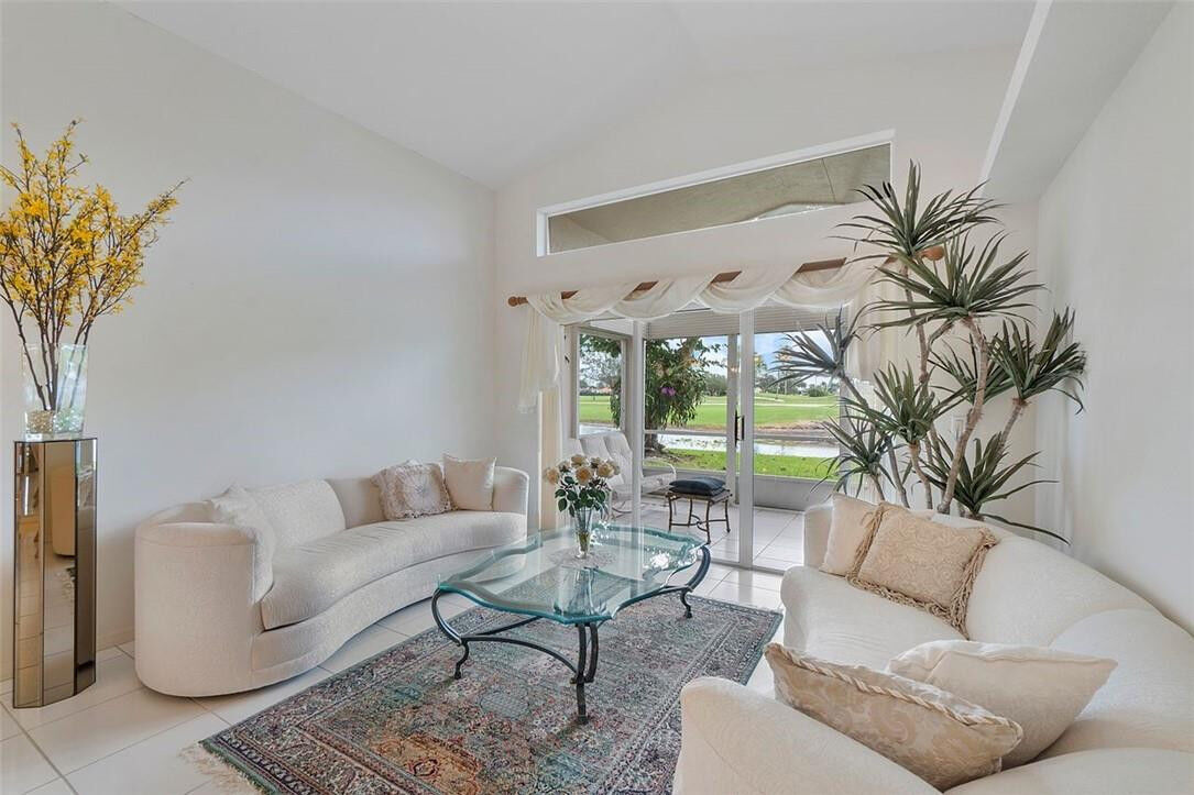 Property Photo:  6737 Sun River Road  FL 33437 