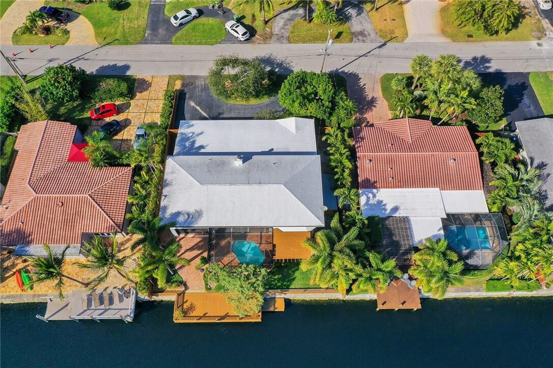 Property Photo: 1360 NE 48th Court FL 33334