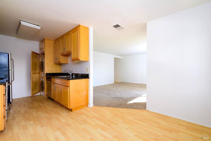 Property Photo: 900 Cambridge Drive 114 CA 94510