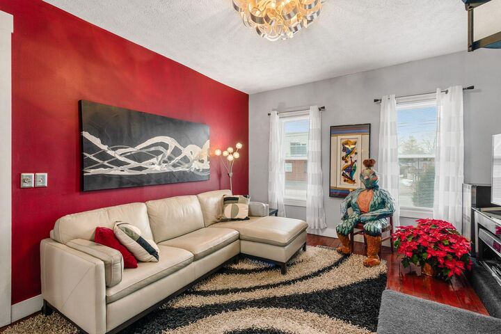 Property Photo:  1046 Summit Street  OH 43201 