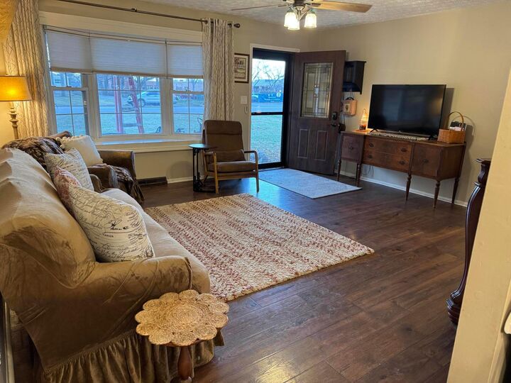 Property Photo:  221 N Main Street  OH 43140 