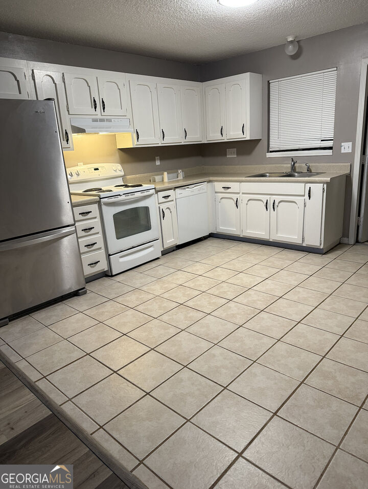 Property Photo:  201 W Sherrard Avenue Apt A  GA 31548 