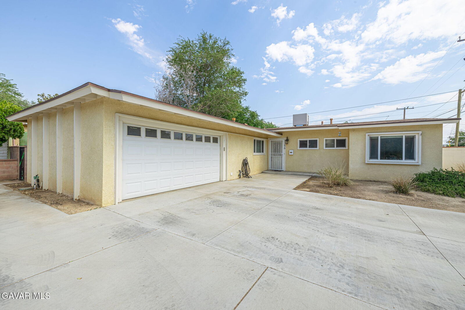 Property Photo:  1156 W Avenue J14  CA 93534 