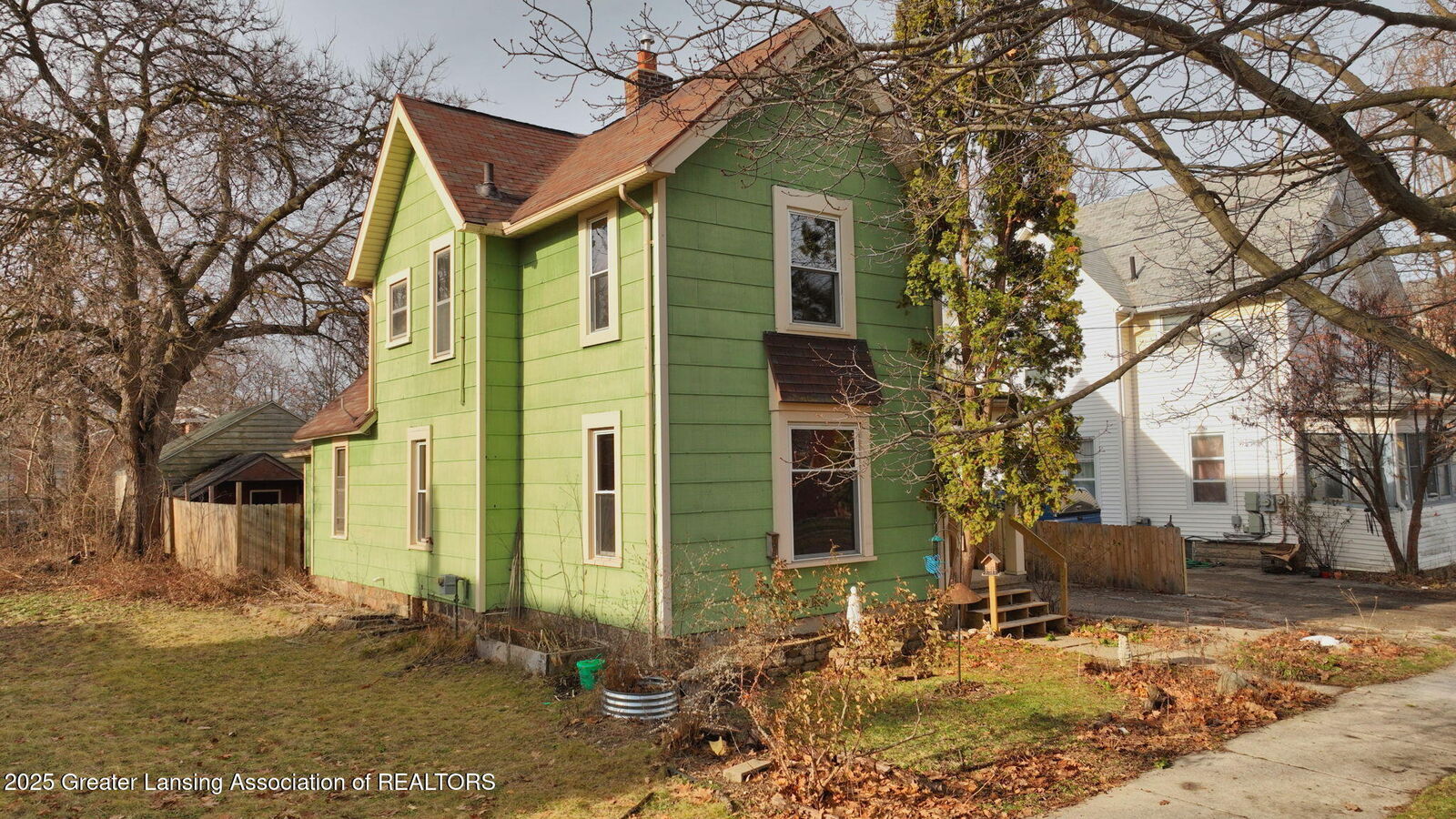 Property Photo:  325 N Sycamore Street  MI 48933 