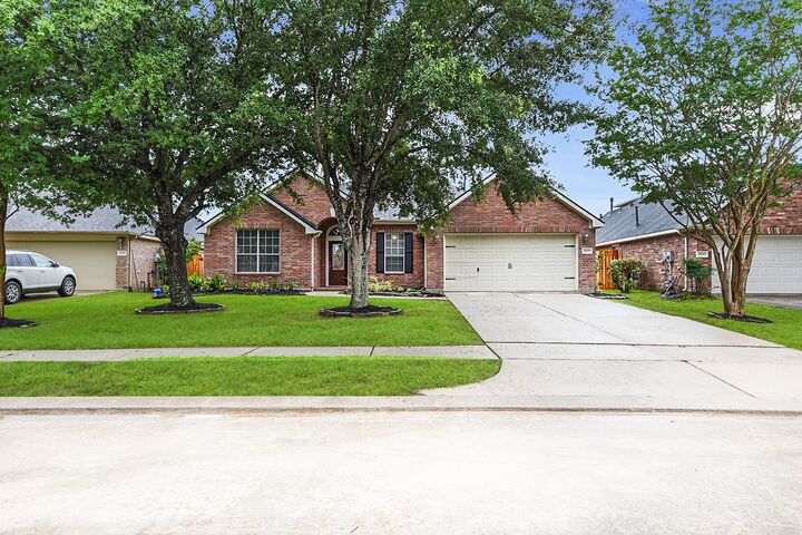 Property Photo: 28259 Daystrom Lane TX 77494