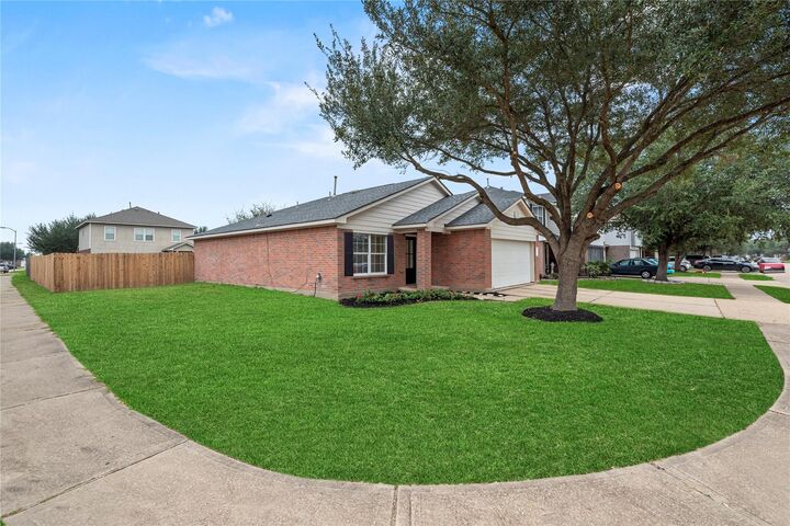 Property Photo:  5003 Westwood Pines Drive  TX 77449 